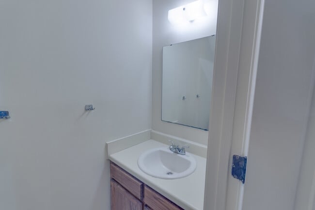 Building Photo - 1402 Minor Ridge Ct