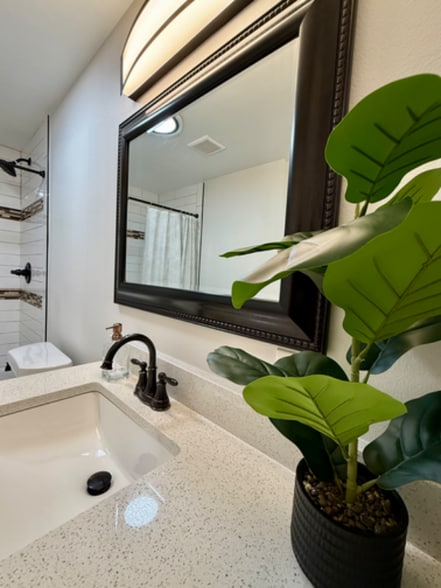 Building Photo - 9989 Dodge Dr