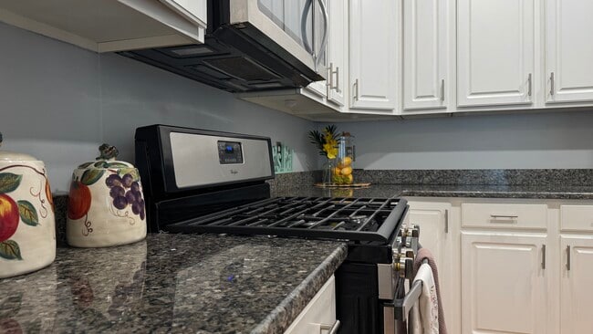 Building Photo - 45620 Iron Horse Terrace