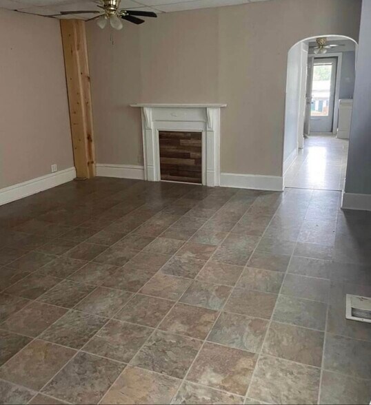 Building Photo - 205 Elm Ave