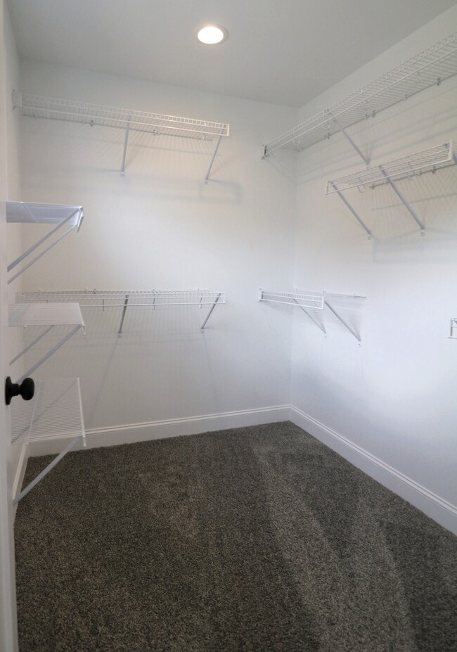 Building Photo - 128 Independence Ln