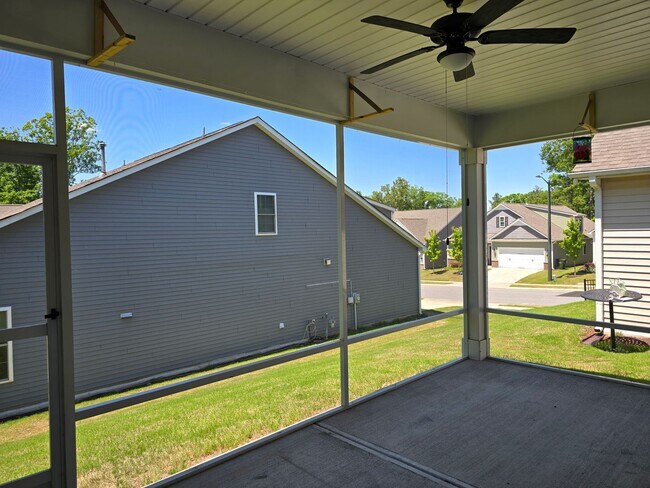 Building Photo - 3 Bedroom / 3 Bath Single Family Home near Brier Creek with 1st floor living!