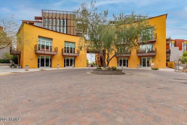 Building Photo - 4747 N Scottsdale Rd