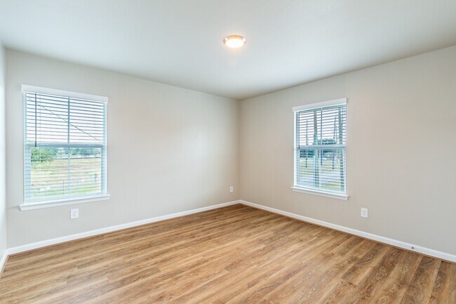 Building Photo - 219 Pk Pl Cir