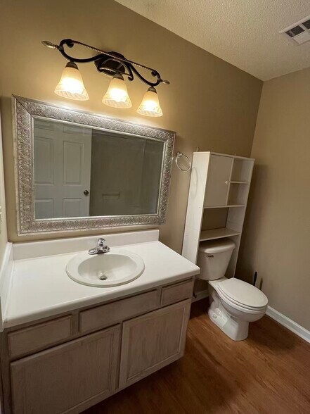 Building Photo - 7135 W Friendly Ave