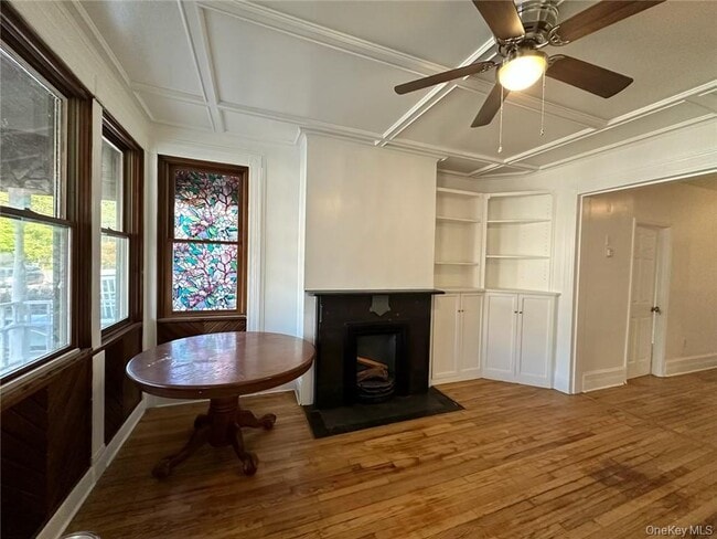 Building Photo - 118 W Main St