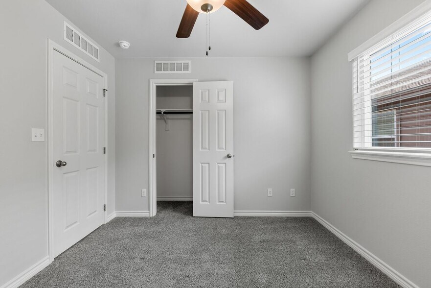 Building Photo - 7714 Pruet Dr