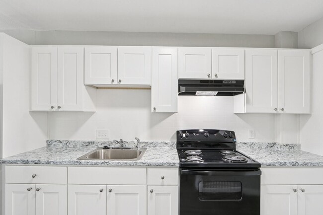 Interior Photo - 480 Norfolk