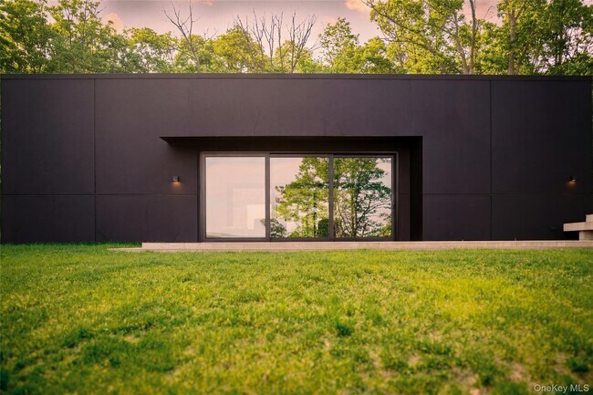 Building Photo - 279 Tompkins Rd