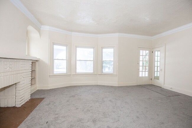 Building Photo - 3331 E 140th St