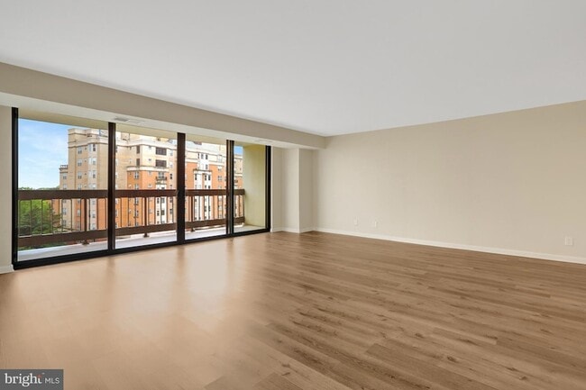 Building Photo - 3800 Fairfax Dr