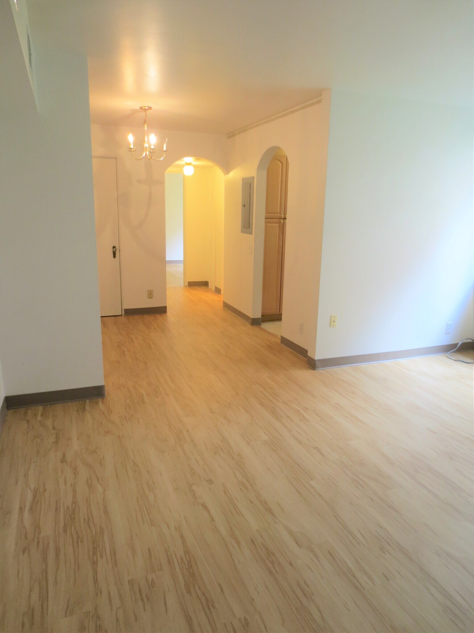 Building Photo - 5712 Phillips Ave