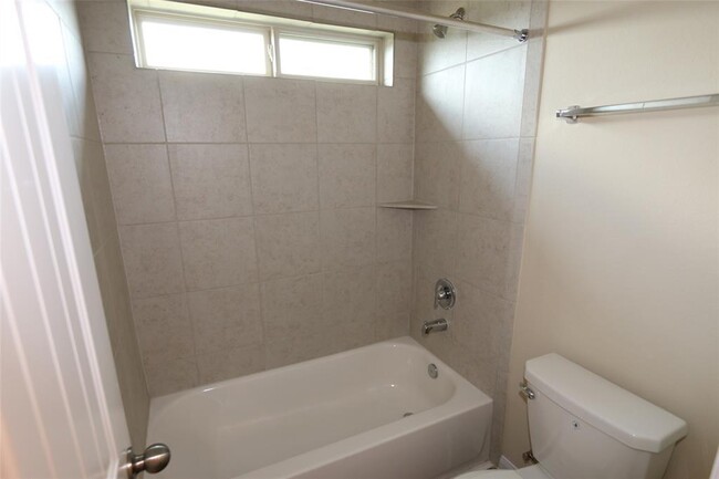 Building Photo - 17118 Devon Dogwood Trail