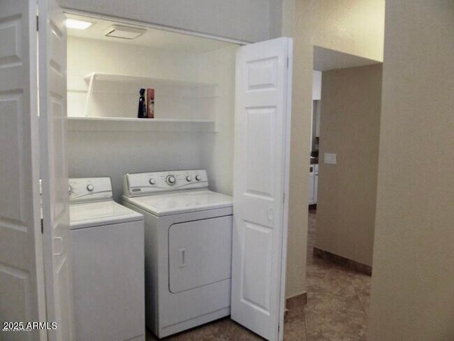 Building Photo - 10053 E San Bernardo Dr
