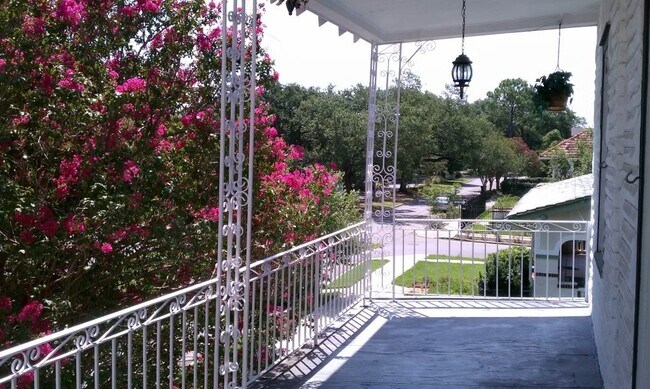 Balcony - 8 Fontainebleau Dr
