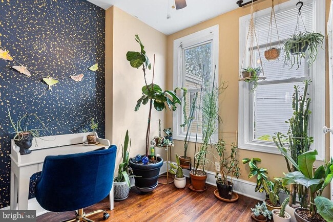 Building Photo - 2718 W Jefferson St