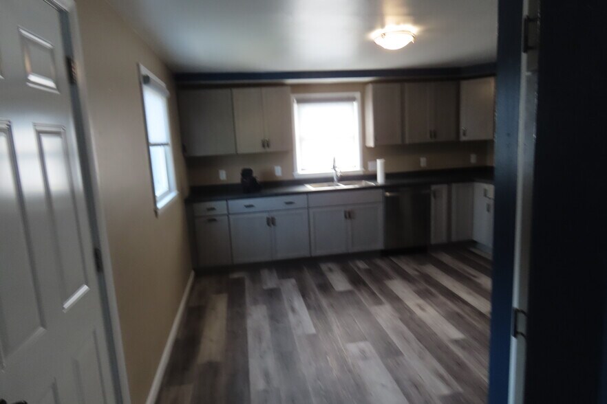 garbage disposal new dishwasher - 1605 Doty St