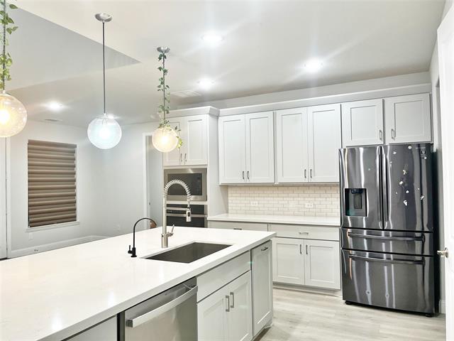 Building Photo - 2124 Esher Dr