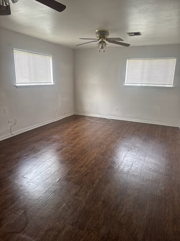 Building Photo - 2130 Rand Morgan Rd