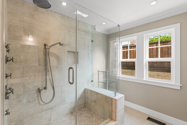 Building Photo - 335 Gil Blas Rd