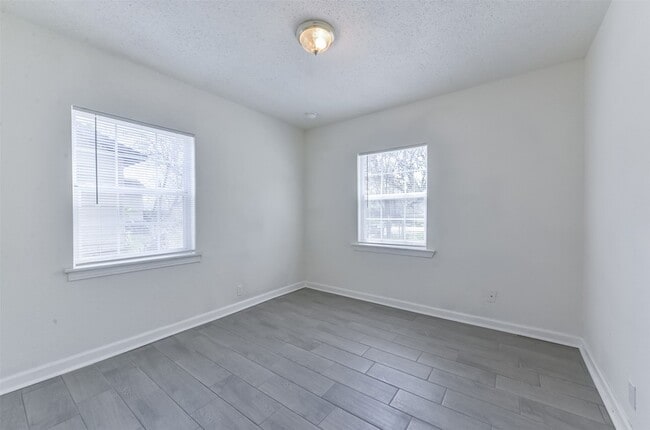 Building Photo - 8229 Carolwood Dr