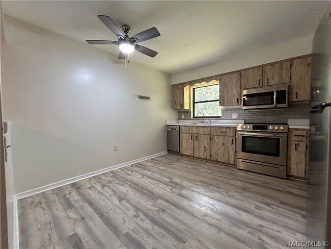 Building Photo - 7236 E Oak Isle Dr