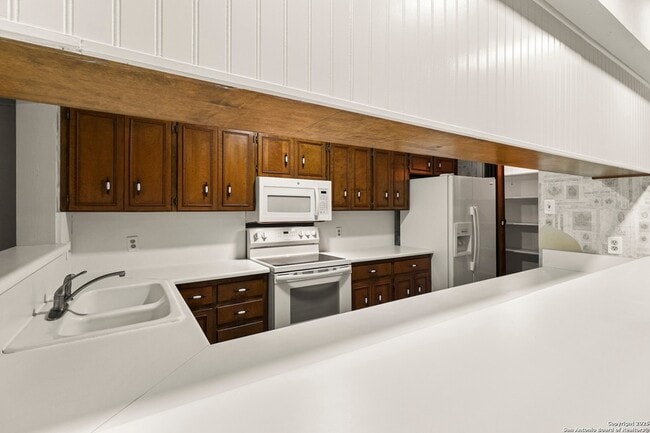 Building Photo - 162 Amistad Blvd