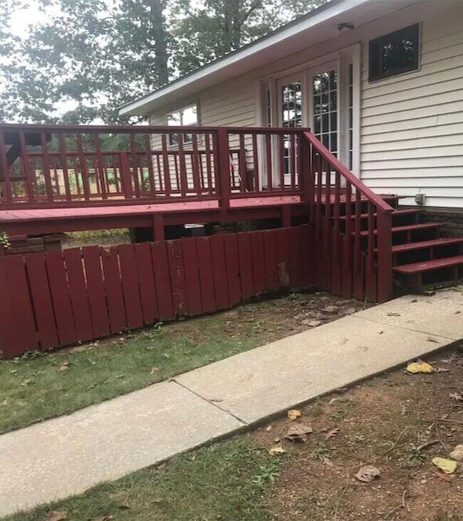 Building Photo - 185 Cavalier Ct