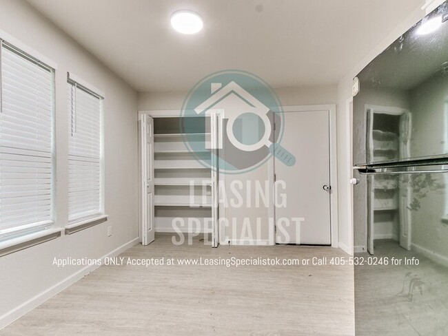 Building Photo - Adorable Norman 3 Bed 1.5 Bath House!