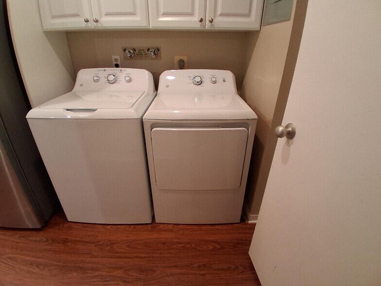 Laundry - 5 Stonehenge Cir