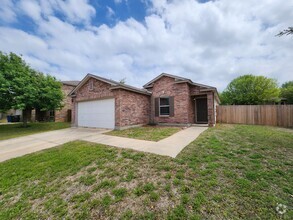 Building Photo - 3/2/2 in Wendover Farms /No Carpet /  Fenc...