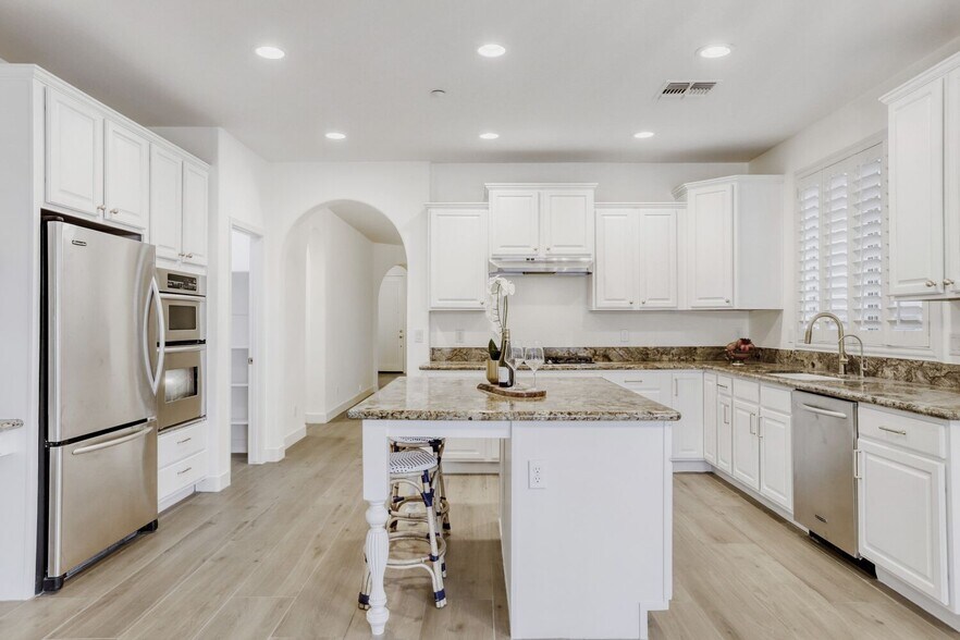 Building Photo - 16844 N 98th Pl