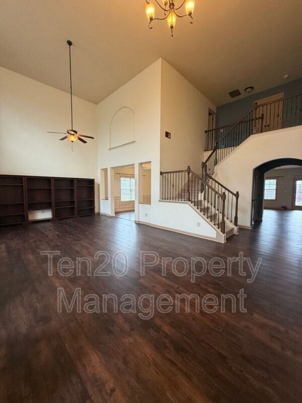 Building Photo - 25 Red Maple St