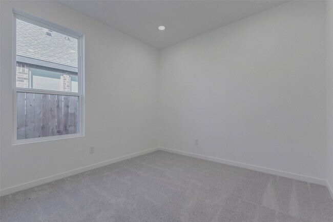 Building Photo - 5819 Majestic Sky Dr