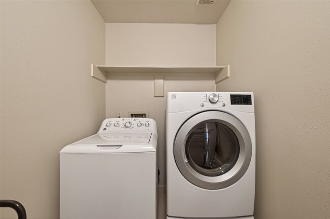 Building Photo - 11002 Heron Nest St