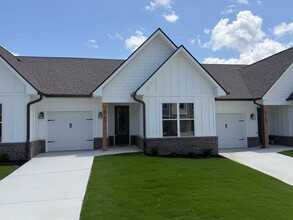 Building Photo - 8760 James Crk Dr