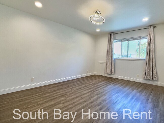 Building Photo - 4BD/3BA - Spacious 2-story Single Family H...