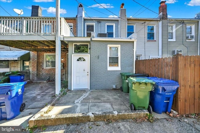 Building Photo - 608 S Eaton St