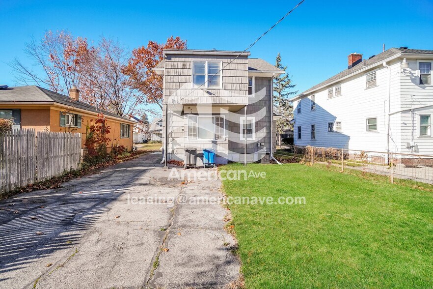 Building Photo - 737 Hampton Ave