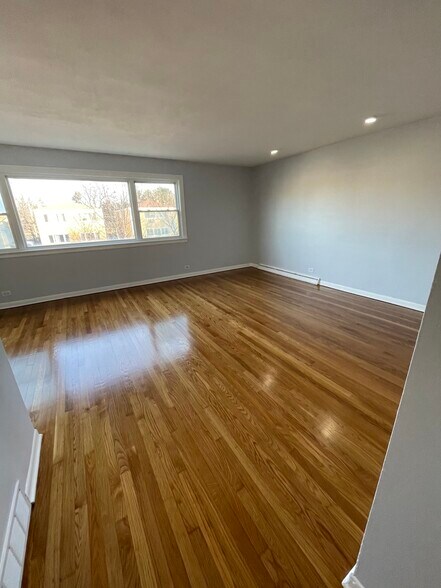 Building Photo - 9120 Lawler Ave
