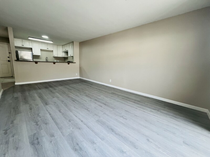 Building Photo - 3030 Suncrest Dr