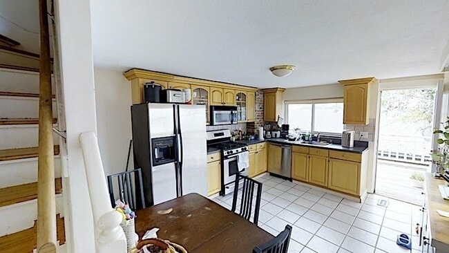 Building Photo - 60 Atherton St