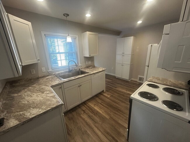 Building Photo - Charming 3 Bedroom, 2 Bathroom Home in Cuy...
