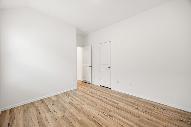 Building Photo - 3014 Wedgewood Cv Wy