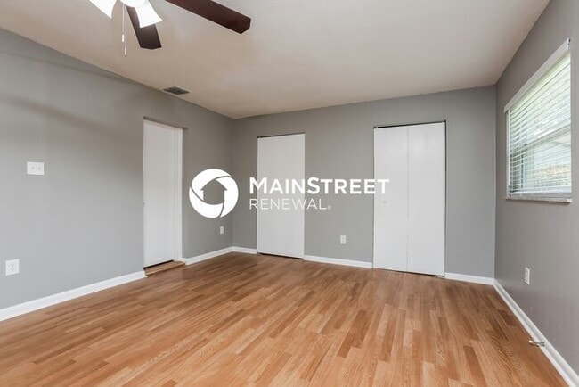 Building Photo - 3 Bedroom Pet-Friendly Home in ORLANDO, FL with Main Street Renewal
