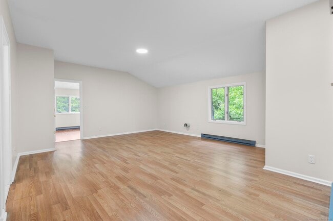 Building Photo - 47 Clapboard Hill Rd