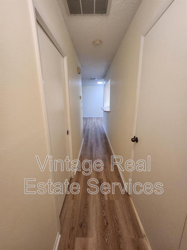 Building Photo - 2842 Highlands Blvd