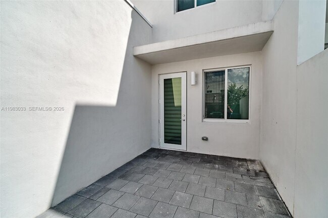 Building Photo - 10447 NW 66th St