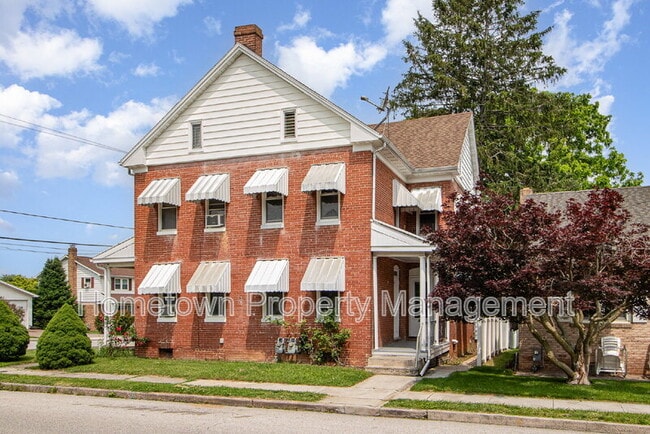 Building Photo - 303 Ridge Ave