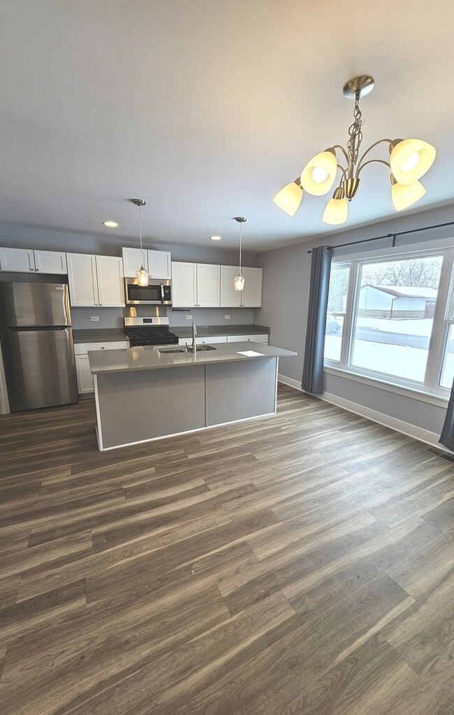 Building Photo - 16637 W Brockman Ave